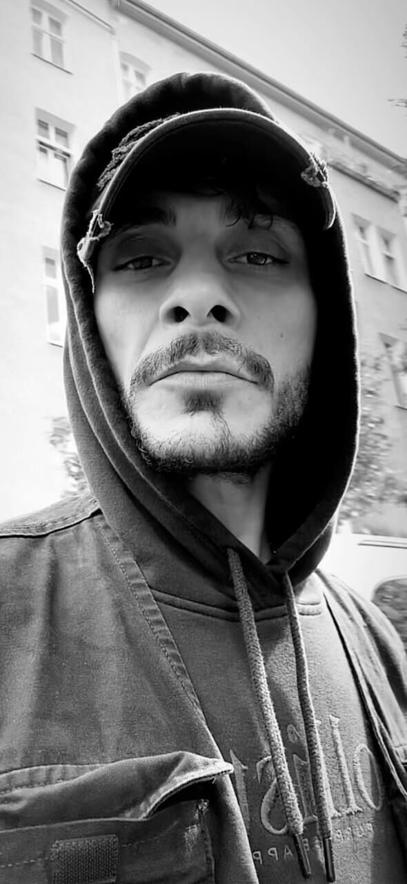  54052389  Giorgi, 28 ,    