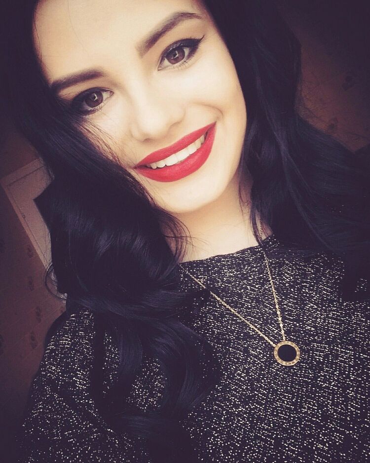  ,   Julia, 31 ,   