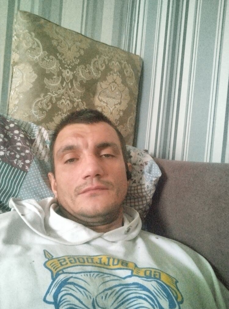 ,   Alex, 39 ,   ,   