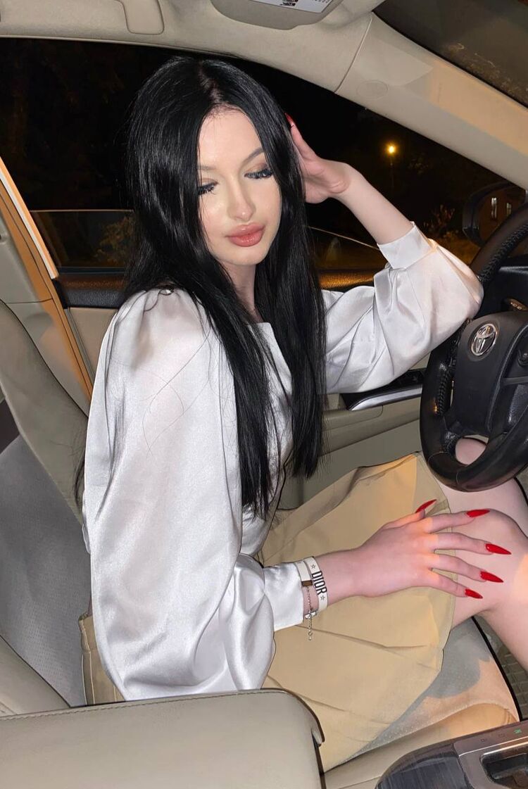  43894379  Alina, 25 ,    