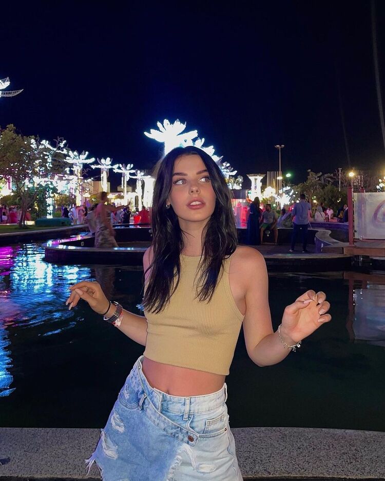  37003839  , 22 ,    -