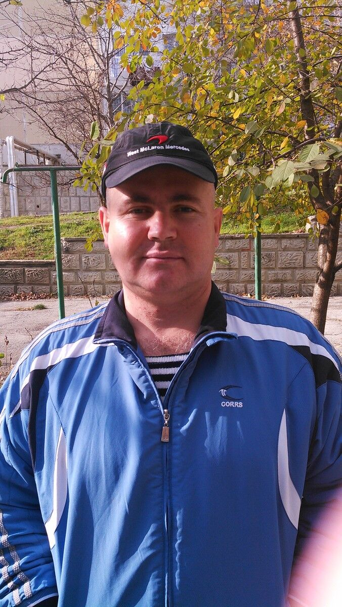  ,   Leonid, 51 ,   , 