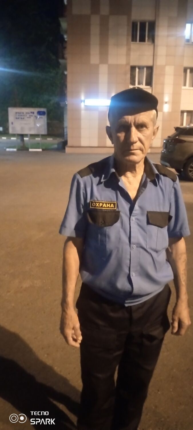  44272859  , 62 ,    