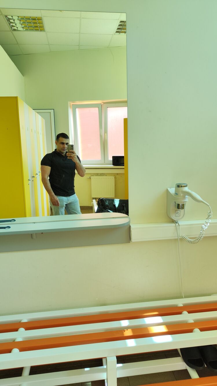  43260239  Ashot, 41 ,    