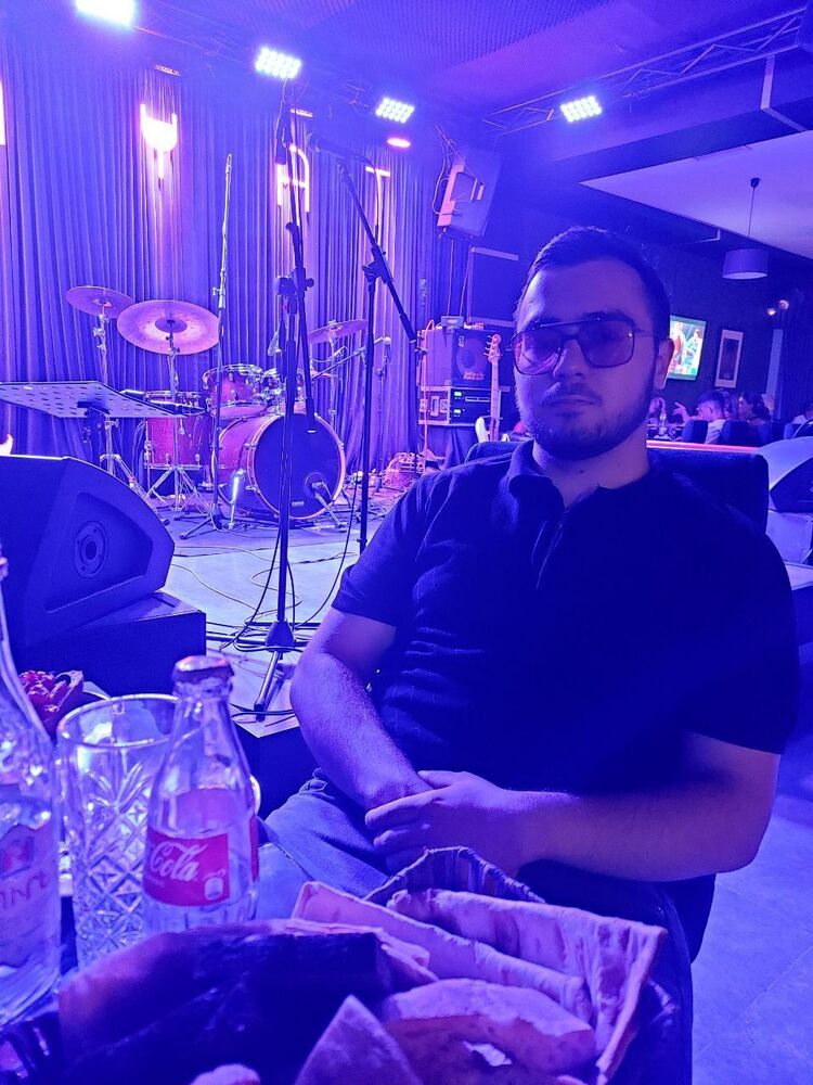  ,   Vaghinak, 23 ,   ,   