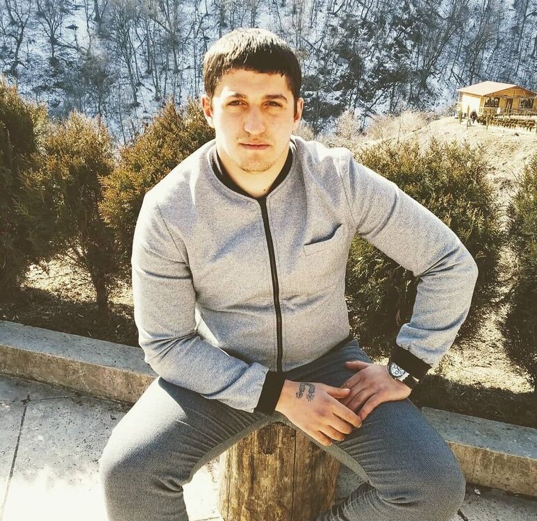  ,   Suren, 28 ,   ,   