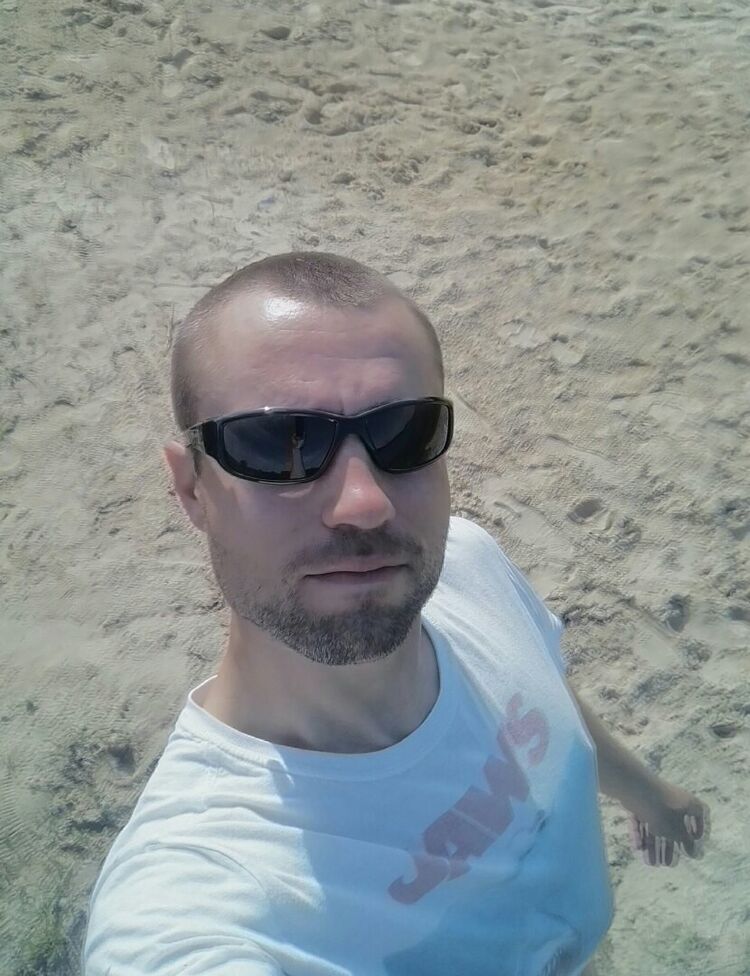  18352479  , 37 ,    