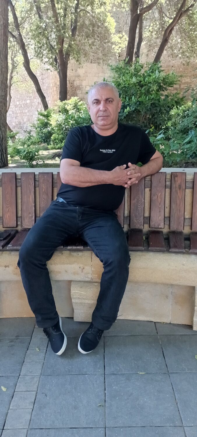  28910439  Ali, 56 ,    