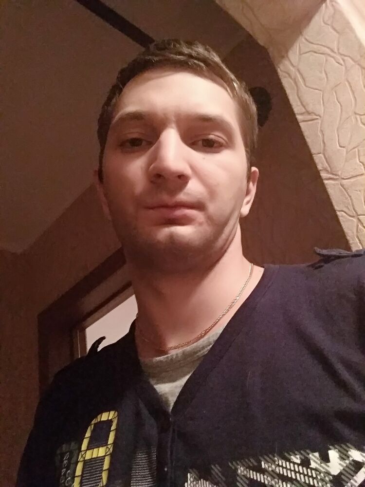  10981629  Roman, 33 ,    