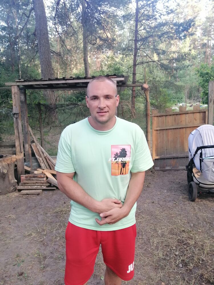  38686599  Pavel, 33 ,    