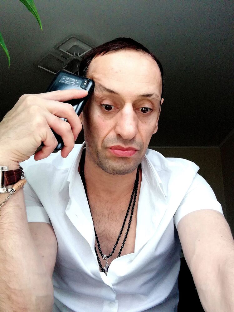  39098129  Gaybi, 47 ,    