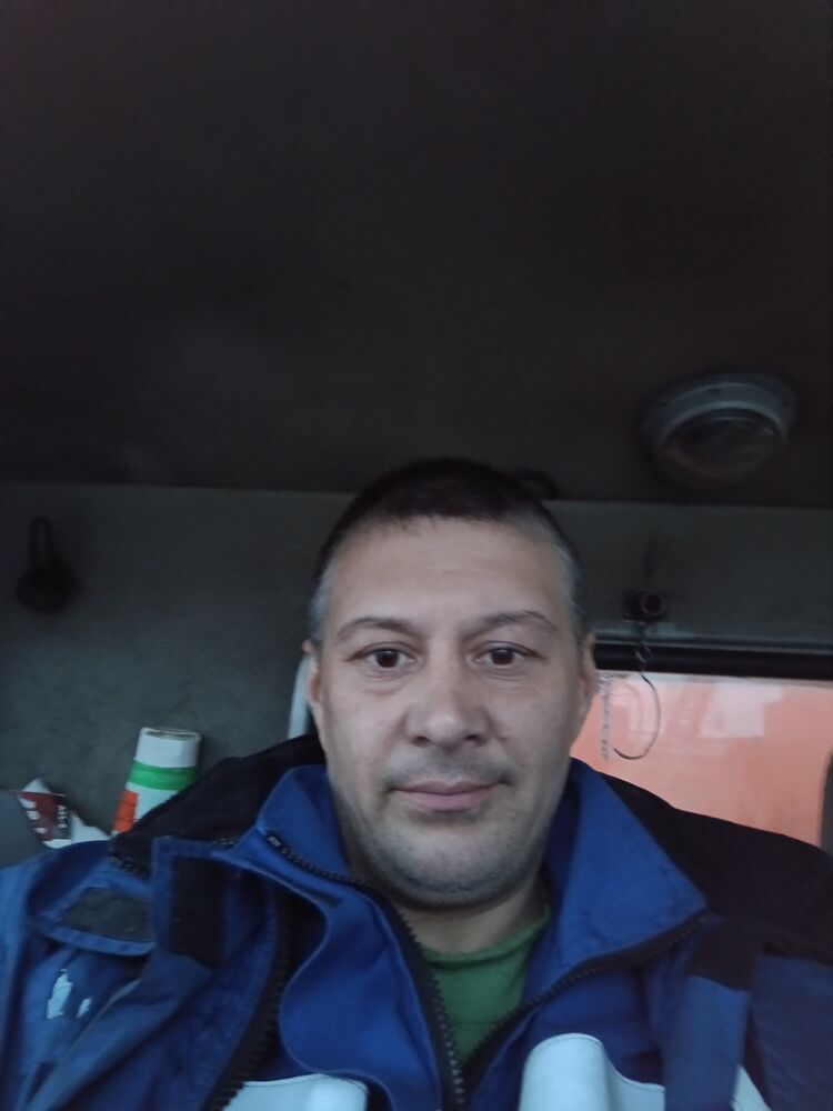  43414379  Rustam, 41 ,    