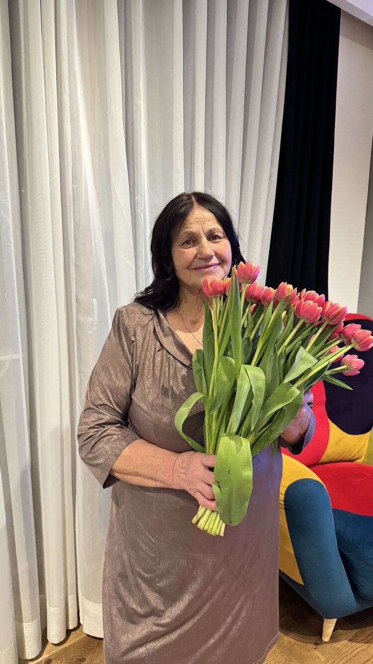  ,   Nina, 74 ,   ,   , c , 