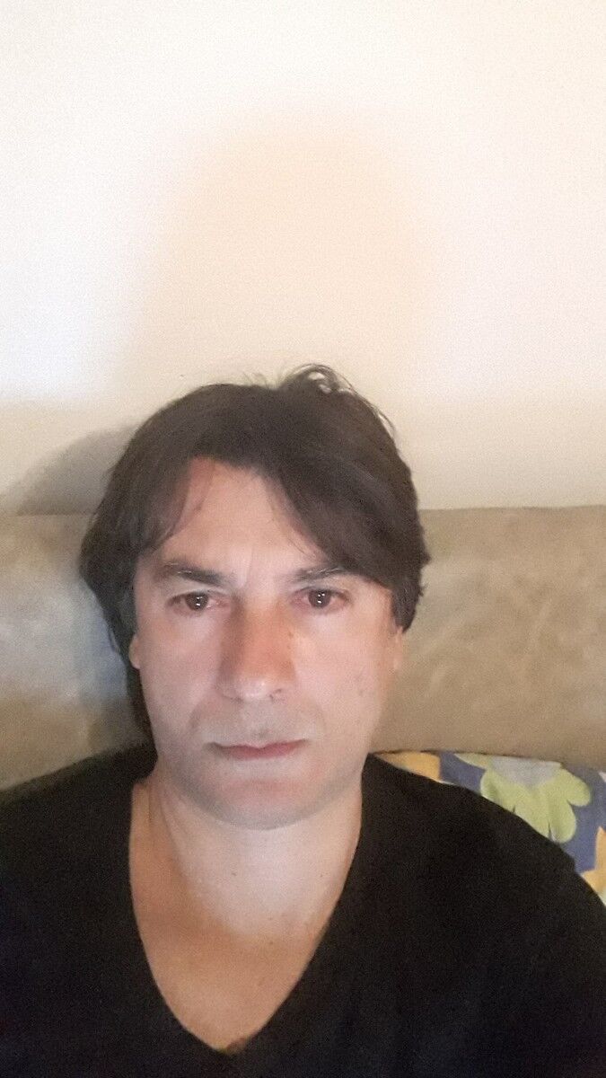  18835359  Dragan, 49 ,    