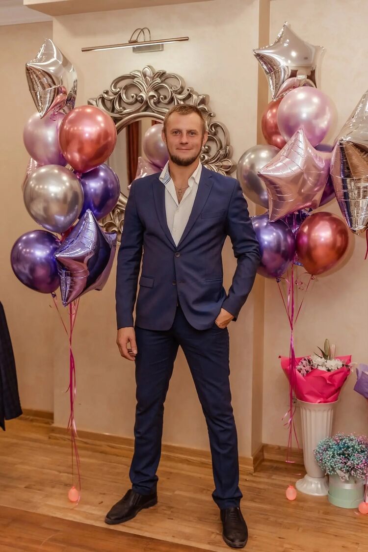  30295749  Ilya, 33 ,    