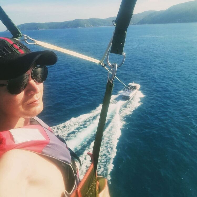  54532249  Denis, 32 ,    