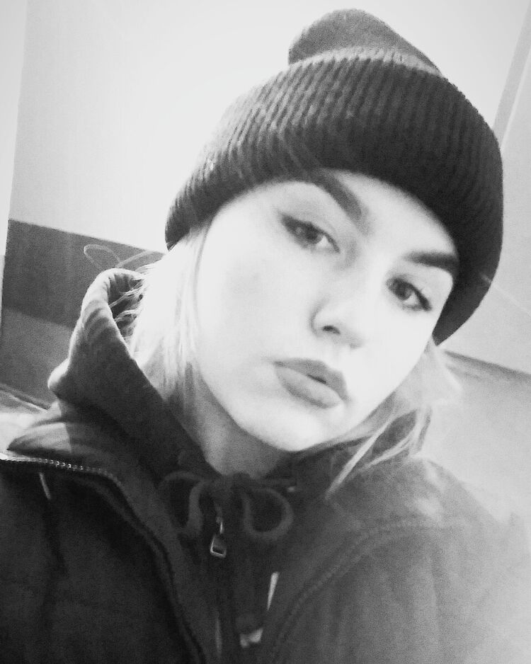  24098499  Kalinka, 23 ,    