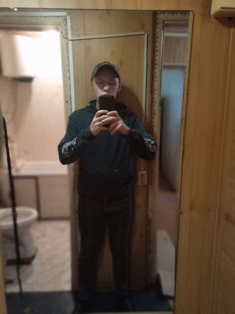  54384929  Vlad, 21 ,    