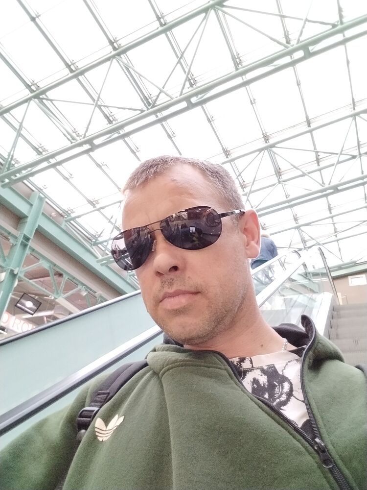  37286019  Serj, 37 ,    