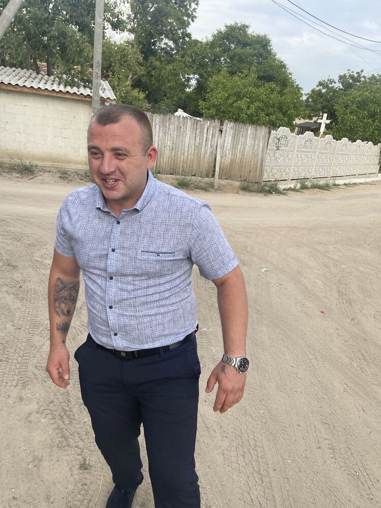  ,   ADRIAN, 27 ,   ,   