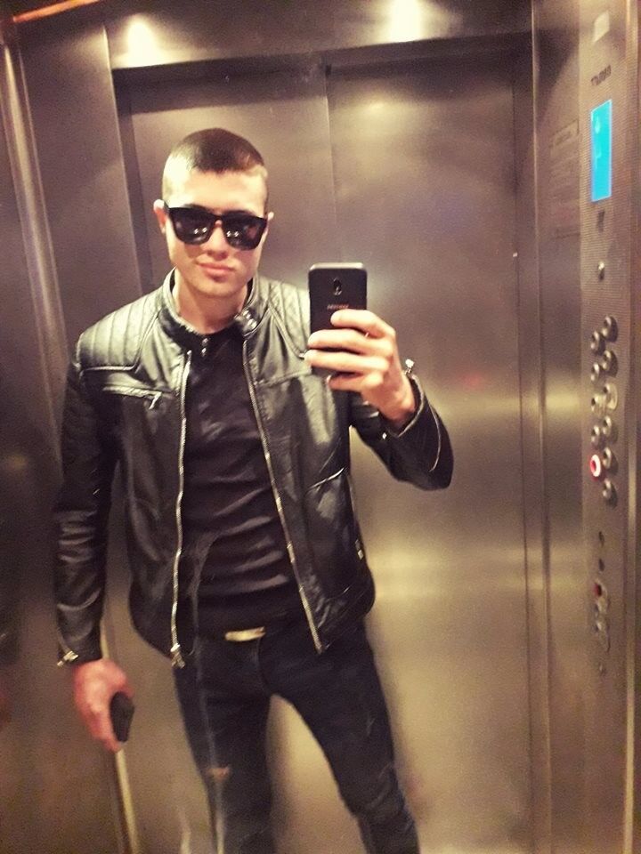  12136749  Alex, 31 ,    