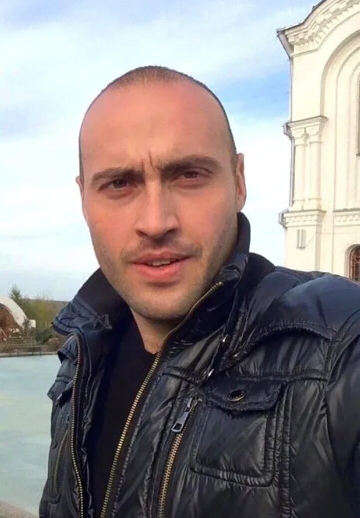  22844989  Alex, 44 ,    