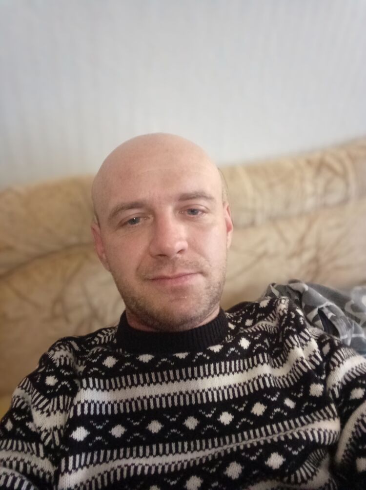  54393579  Viktor, 38 ,    