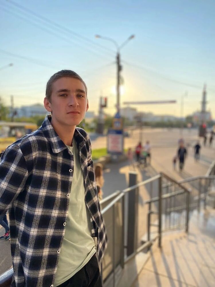  30359019  Budakov, 21 ,    