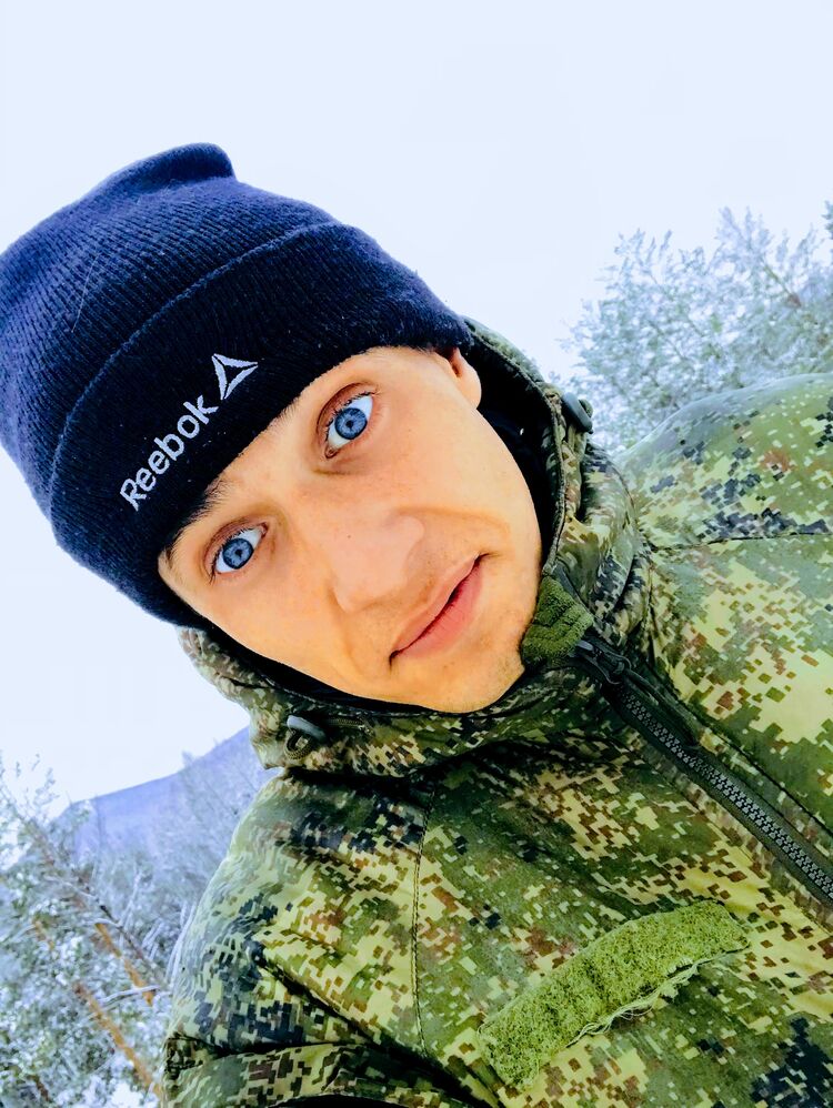  46849339  Petr, 26 ,    