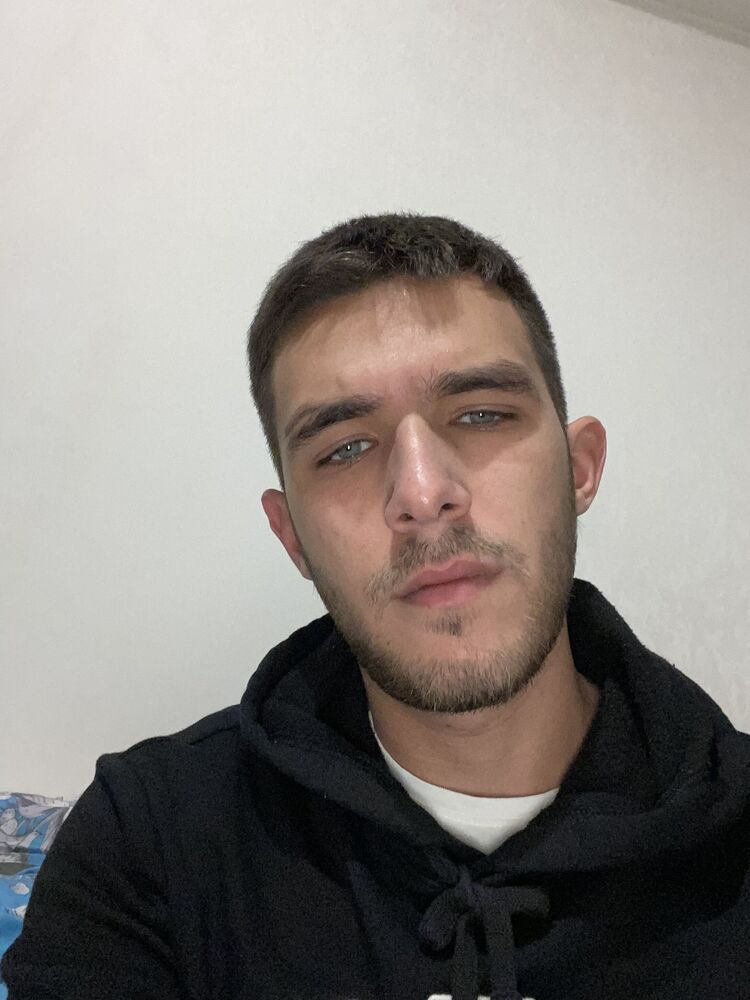  37737769  , 24 ,    