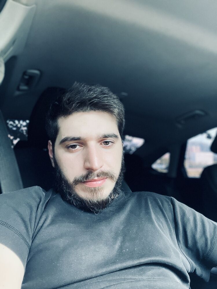  46146639  Ika, 26 ,    