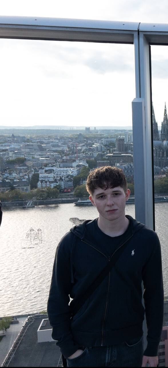  54078989  Alexander, 20 ,    