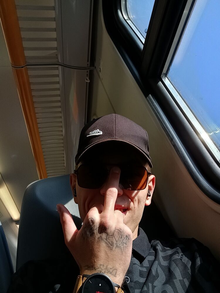 45998809  , 25 ,    