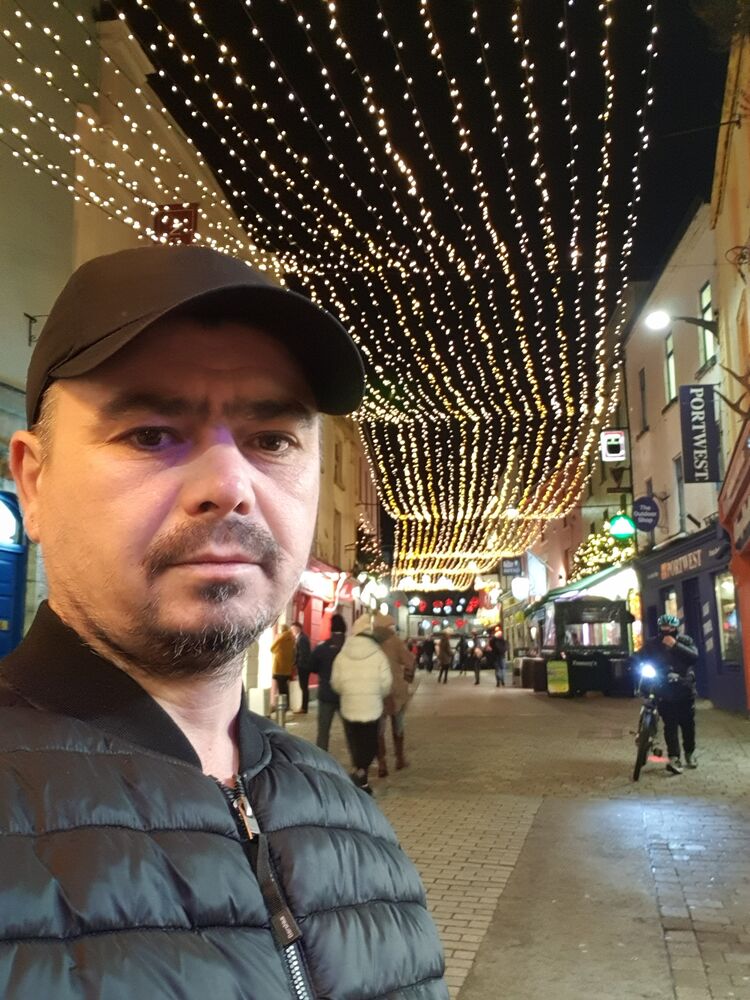  ,   Marik, 43 ,   ,   
