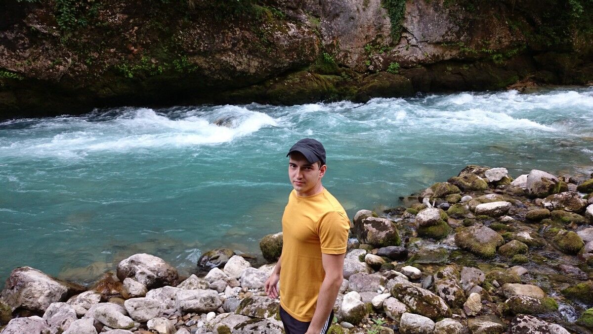  ,   Marat, 37 ,  