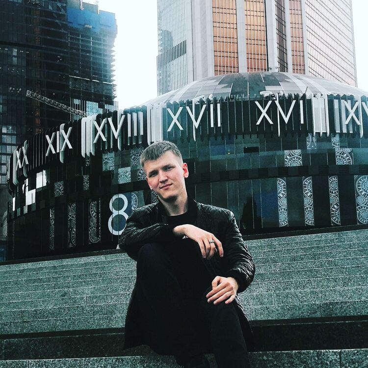  27438149  Eduard, 30 ,    