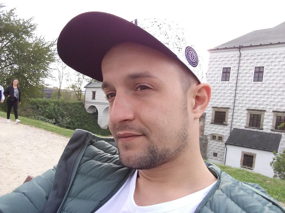  15956689  Serhii, 39 ,    Kolin