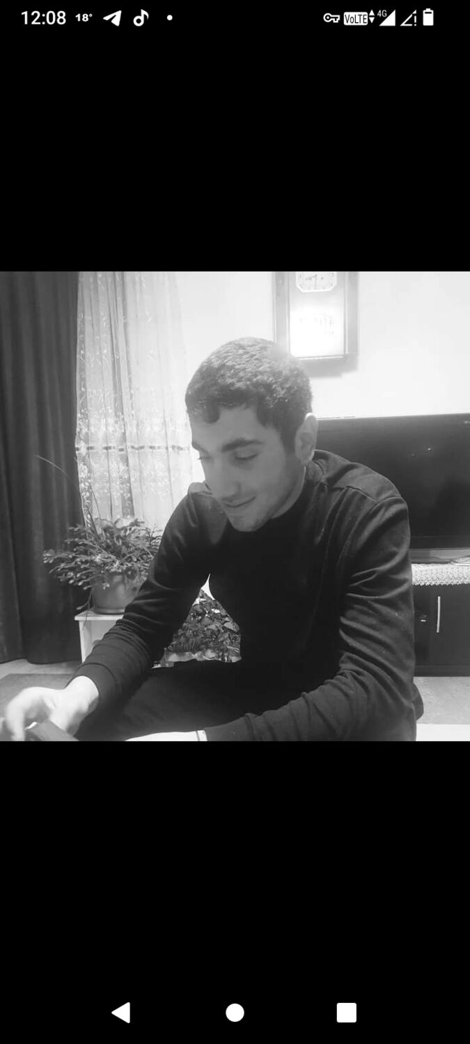  44132709  Valodya, 20 ,    