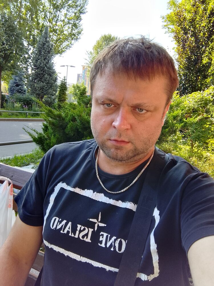  52798409  Vladimir, 39 ,    