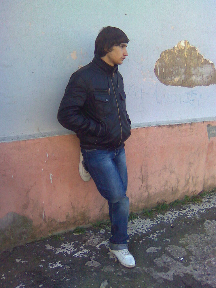  6668829  Irakli, 33 ,    