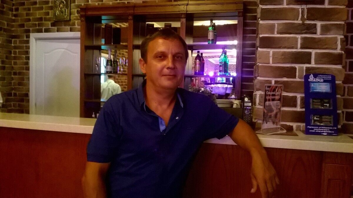  8546209  Sania, 51 ,    