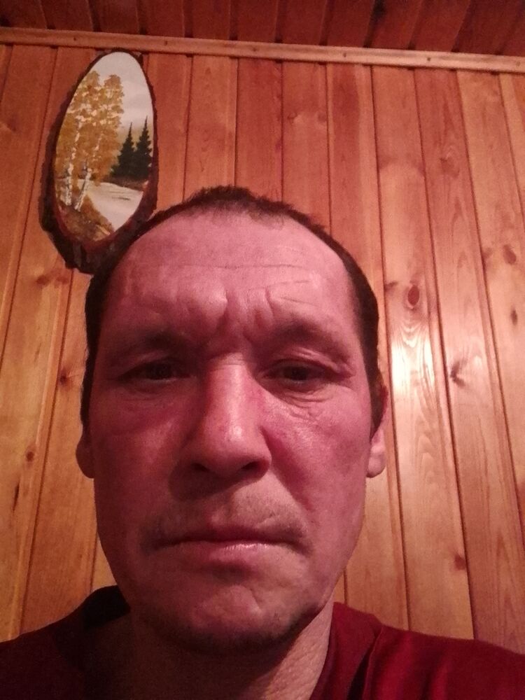  42054099  Viktor, 44 ,    