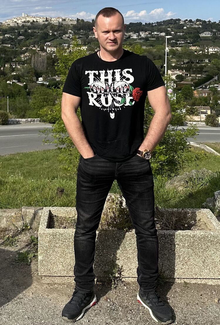  35898059  , 25 ,    