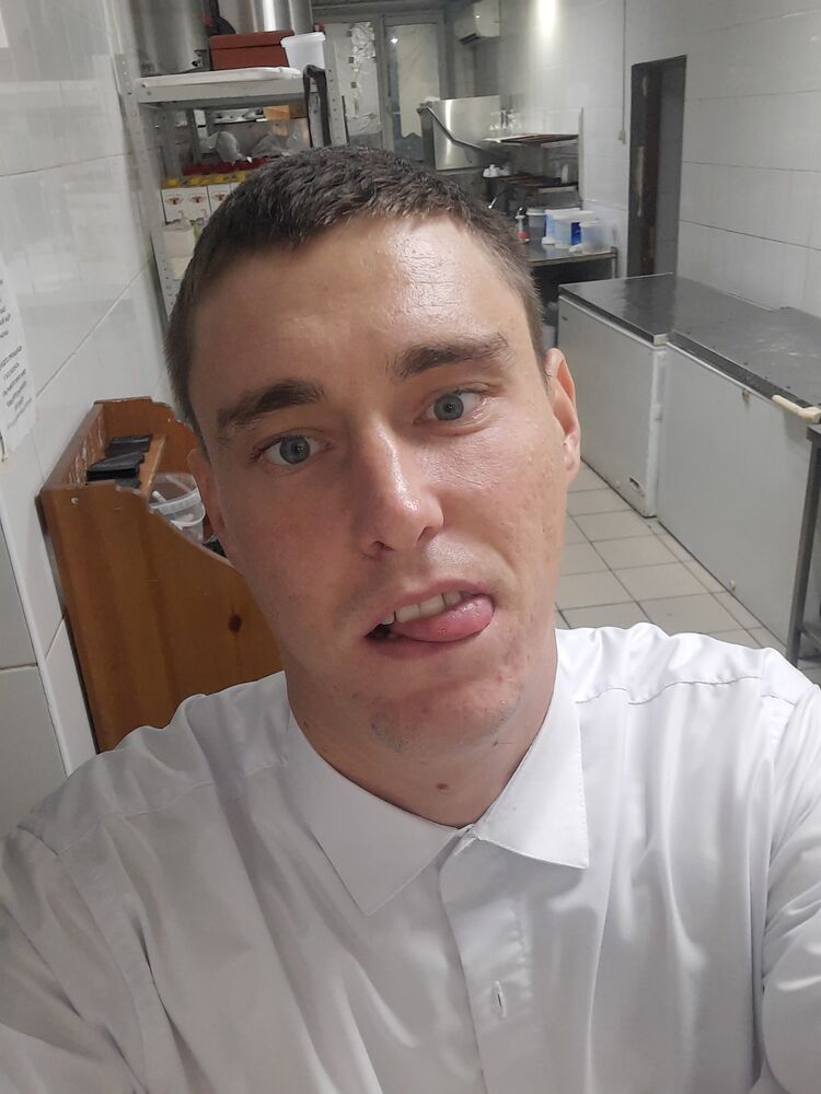  29800579  Alexander, 31 ,    