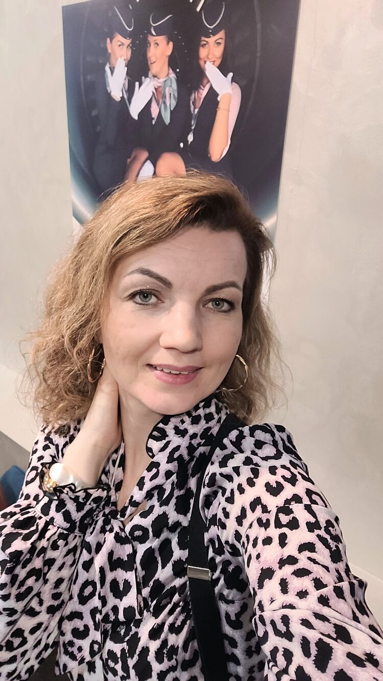  34334869  Katerina, 44 ,    