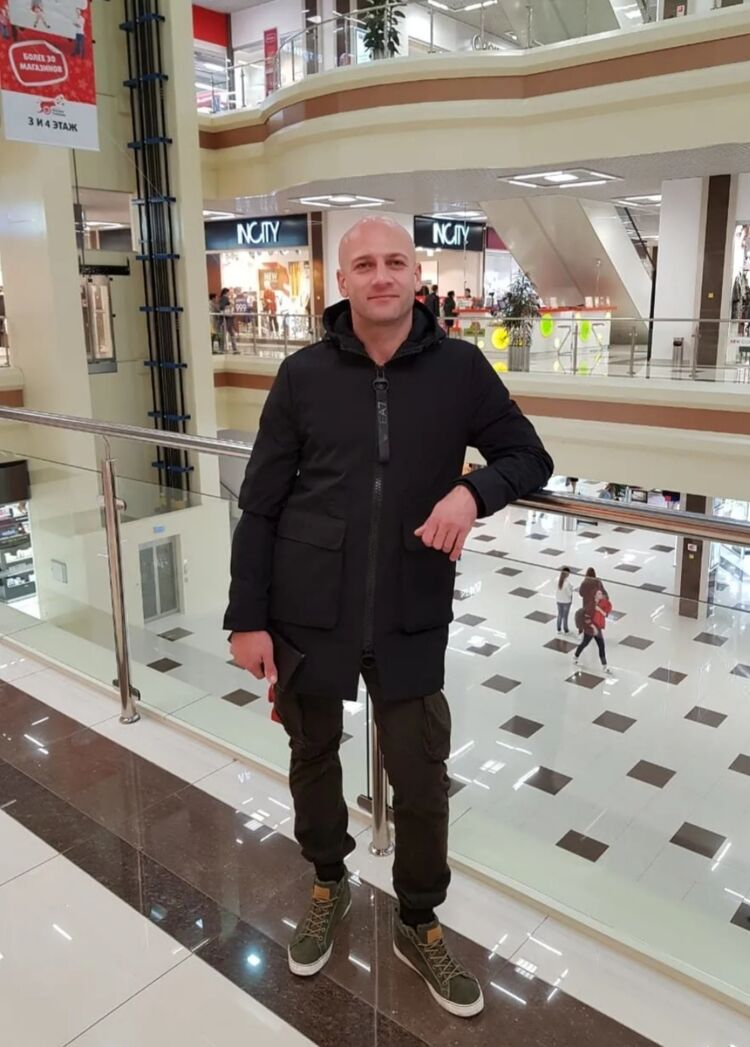  ,   Nik, 42 ,   ,   , c 