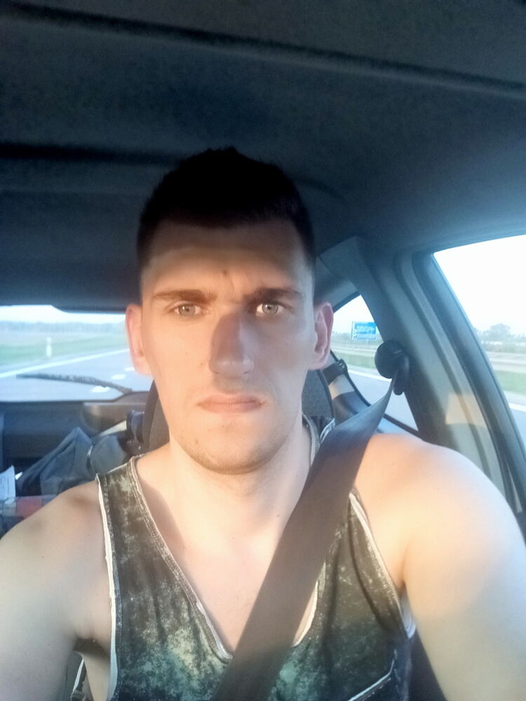  ,   Yury, 40 ,   ,   , c 