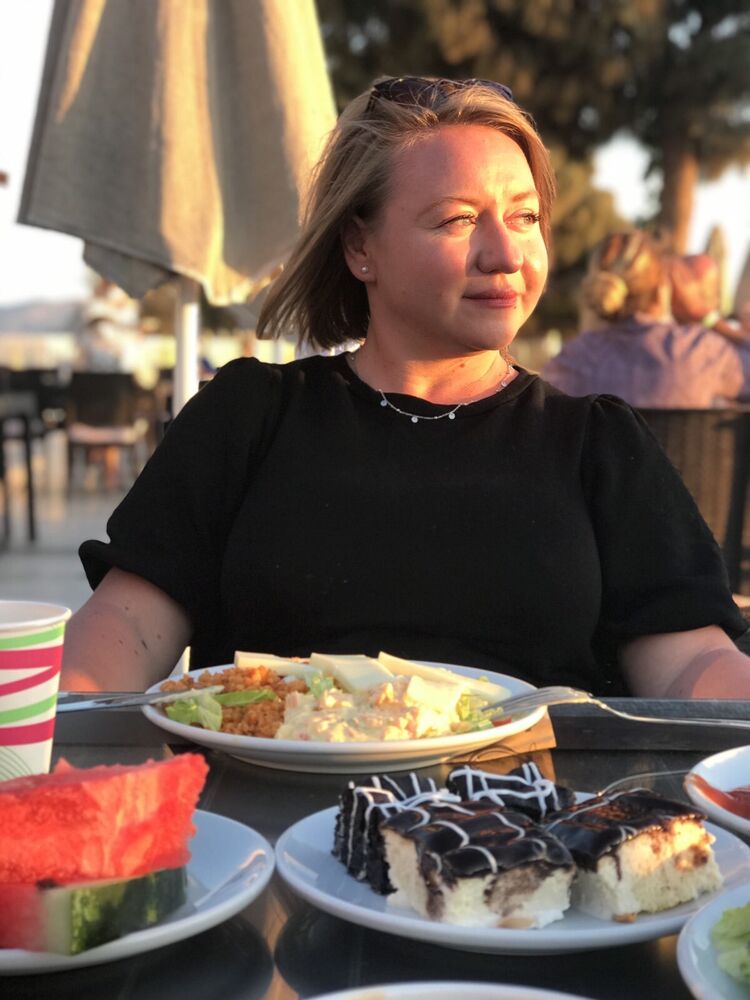  ,   Elena, 42 ,   ,   , c 
