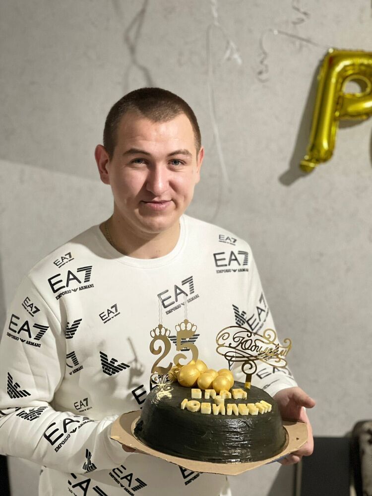  31175629  Vladislav, 27 ,    