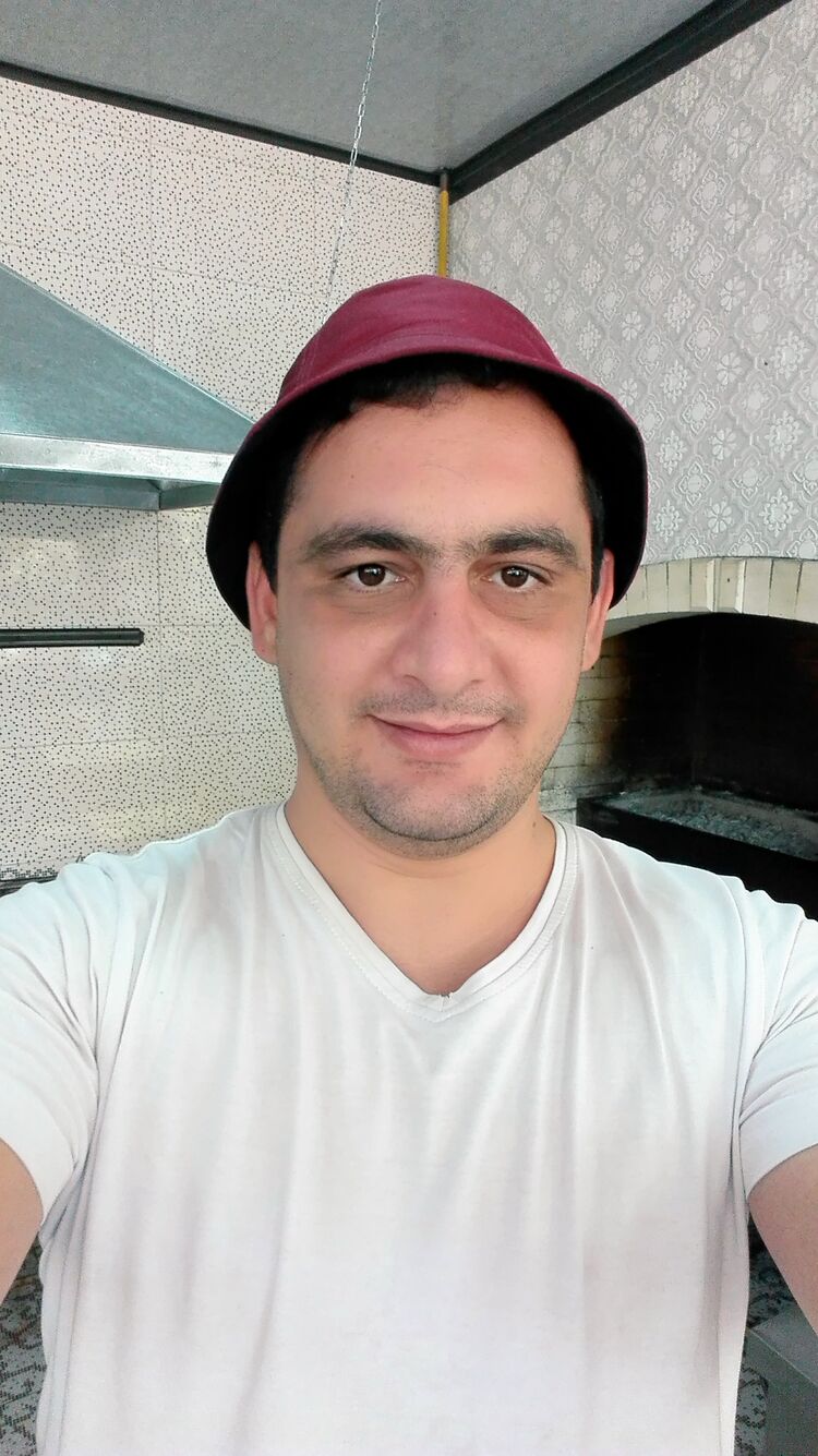  34579289  Kamran, 36 ,    